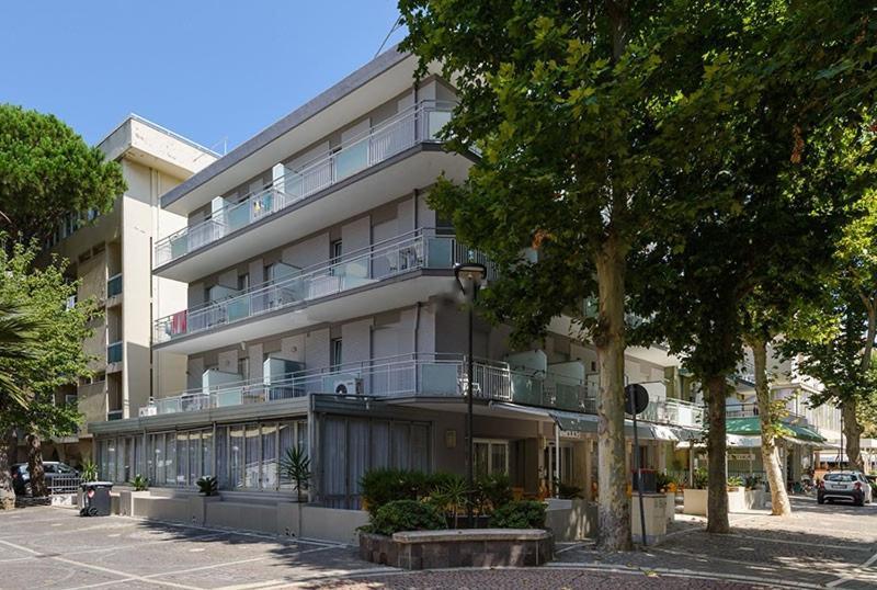 Arno Hotel 2*